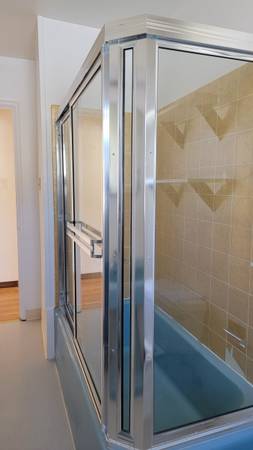 0BR/1BA Apartment on Sir Francis Drake · Fairfax photo 3