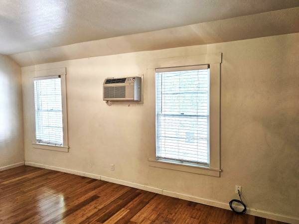 1BR/1BA Apartment on Washington Street · Calistoga photo 3
