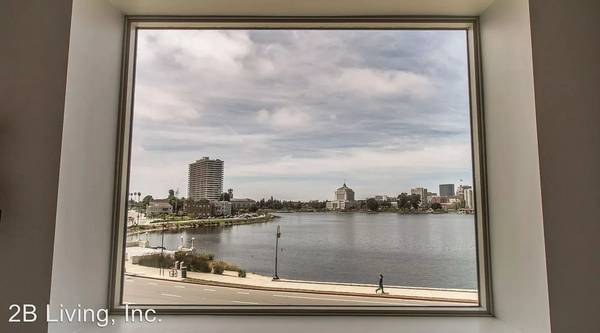 2BR/2BA Apartment on Lakeshore Avenue - · Oakland photo 4