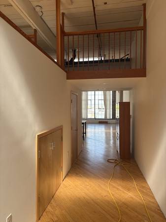 0BR/1BA Loft · Oakland photo 4