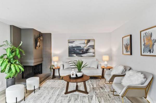 1BR/1BA Condo on W Middlefield Rd · Mountain View photo 4