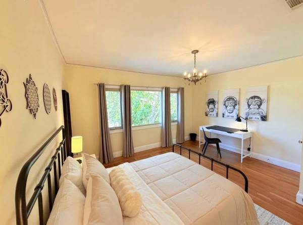 4BR/2BA Apartment · Berkeley photo 2