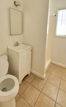 1BR/1BA Single Family House · Oakland photo 2