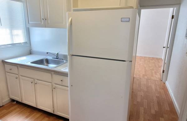 1BR/1BA Single Family House · Oakland photo 4