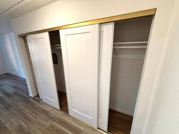 2BR/2BA Townhouse on Massolo Dr · Pleasant Hill photo 4