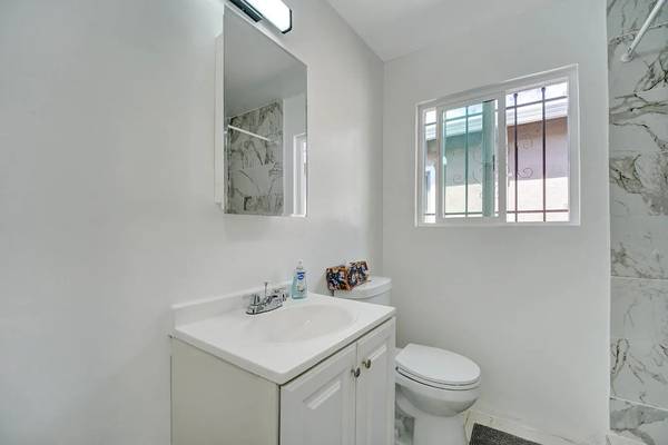 2BR/1BA Condo · Richmond photo 3