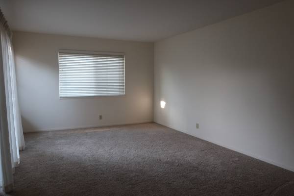 2BR/1BA Apartment · Aptos photo 5