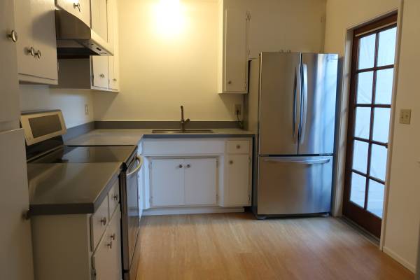 2BR/1BA Apartment · Aptos photo 4