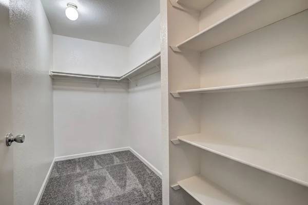2BR/2BA Apartment on Manzanita Avenue · Sacramento photo 4