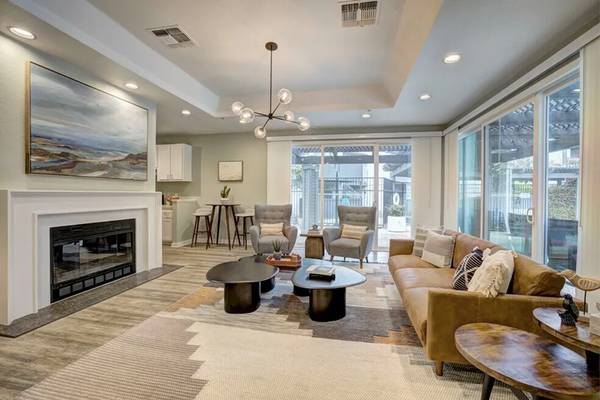 2BR/2BA Apartment on Manzanita Avenue · Sacramento photo 5