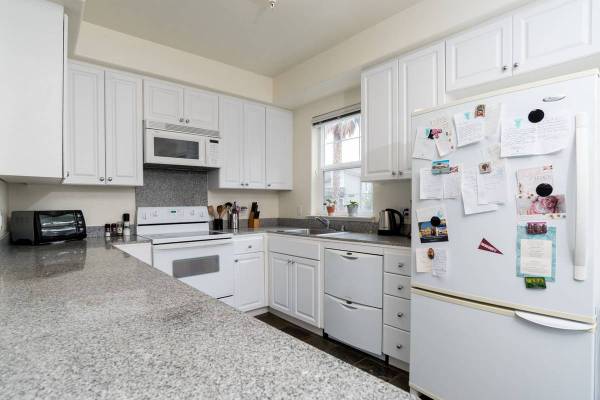 2BR/2BA Condo · Palo Alto photo 2