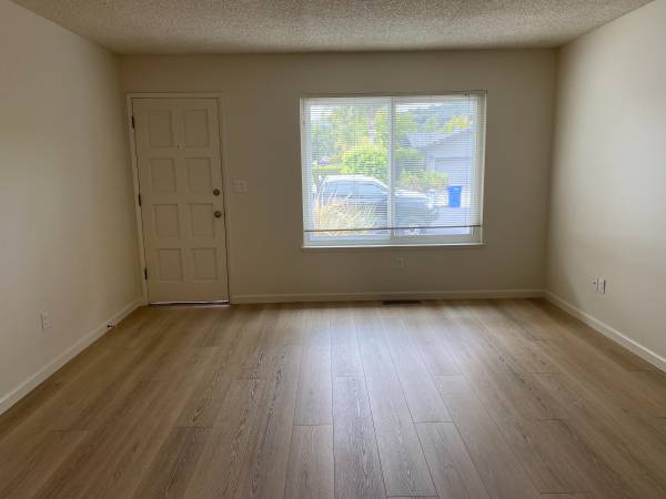2BR/1BA Duplex on Joaquin Dr · El Verano photo 3