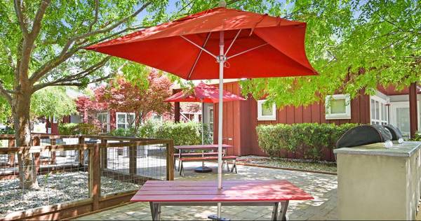 2BR/2BA Apartment · Santa Rosa photo 4