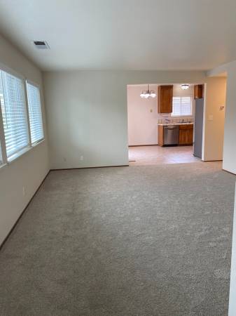 2BR/2BA Duplex on 1st St West · Vineburg photo 4