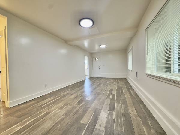 3BR/2BA Duplex on 30th Street · Oakland photo 3