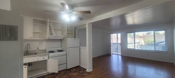 1BR/1BA Apartment · Pittsburg photo 3