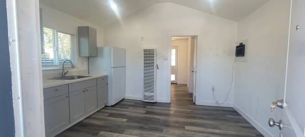 1BR/1BA Apartment on Madison Avenue · Pittsburg photo 3