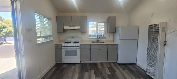 1BR/1BA Apartment on Madison Avenue · Pittsburg photo 4