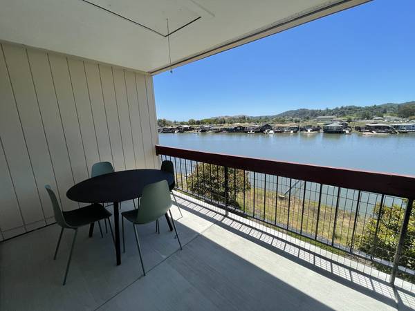 1BR/1BA Apartment · Greenbrae photo 3