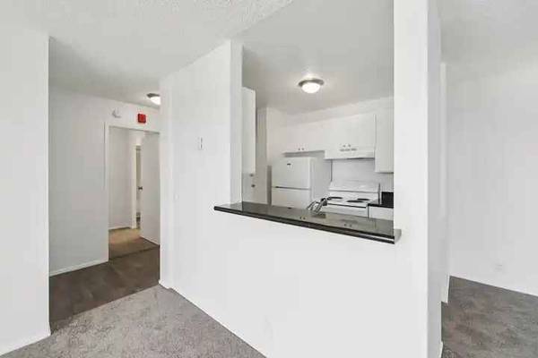 Apartments on John Muir Drive · San Francisco photo 2