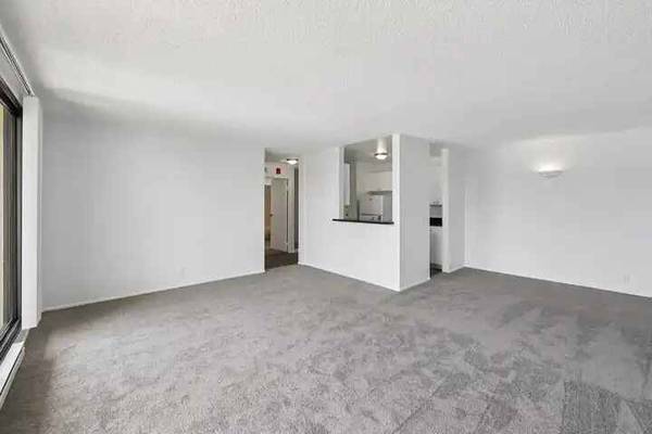 Apartments on John Muir Drive · San Francisco photo 4