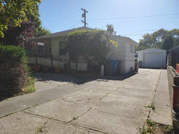 2BR/1BA Apartment · Vallejo photo 3