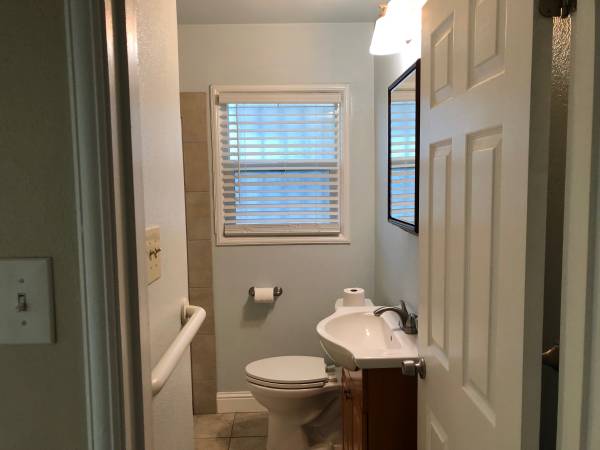 2BR/1BA Apartment · Vallejo photo 5
