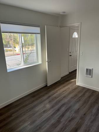 2BR/1BA Apartment · Berkeley photo 2