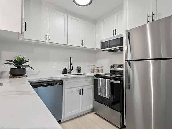 Apartments on W. Hamilton Ave · Campbell photo 5