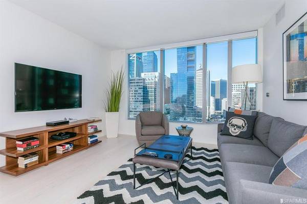 1BR/1BA Condo on Main Street · San Francisco photo 2