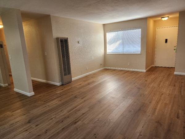 3BR/1BA Duplex on Pope Dr · Vallejo photo 3