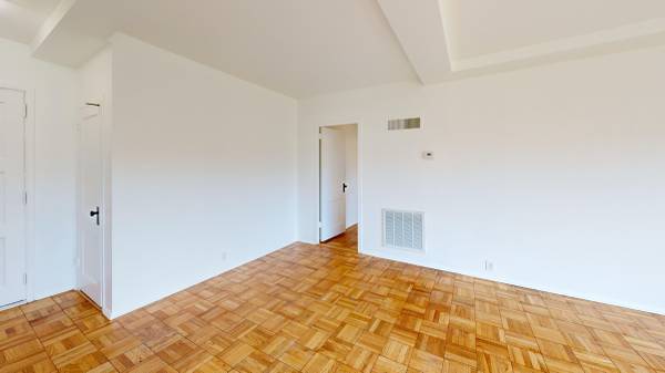 1BR/1BA Townhouse on Gonzalez Drive · San Francisco photo 5