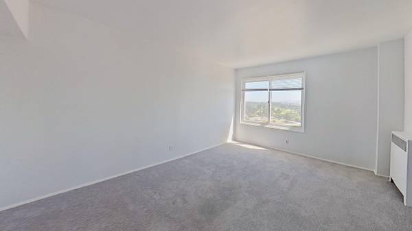 1BR/1BA Apartment on Gonzalez Drive Apartment 12f · San Francisco photo 5
