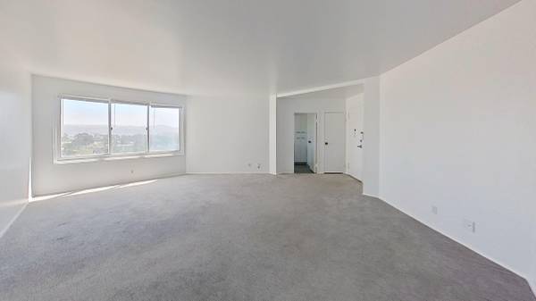 1BR/1BA Apartment on Gonzalez Drive Apartment 12f · San Francisco photo 2