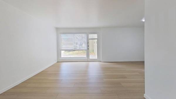2BR/1BA Townhouse on Cambon Drive · San Francisco photo 3