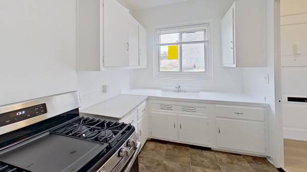 2BR/1BA Townhouse on Cambon Drive · San Francisco photo 4