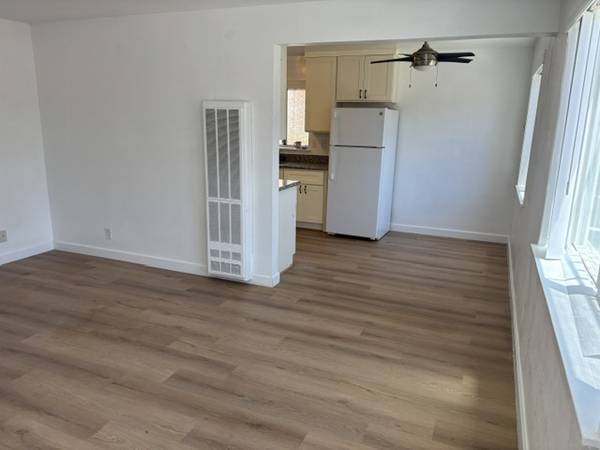 2BR/1BA Apartment · Oakland photo 2