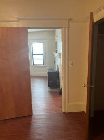 2BR/1BA Apartment · Oakland photo 5