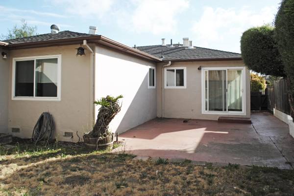 3BR/2BA Single Family House on Lawrence St · El Cerrito photo 3