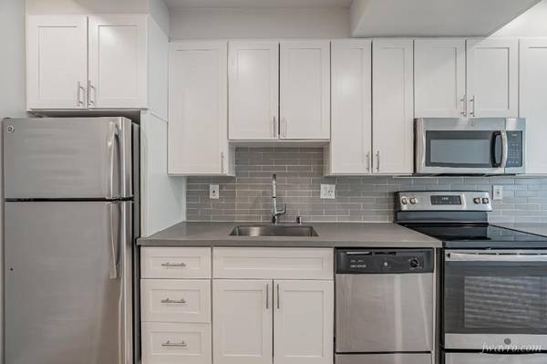2BR/1BA Apartment · San Francisco photo 5
