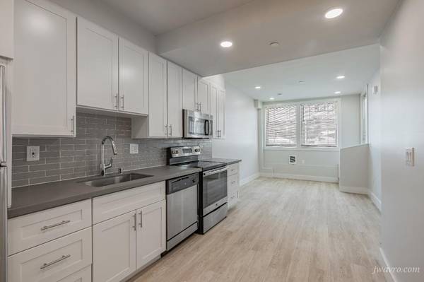 2BR/1BA Apartment · San Francisco photo 3