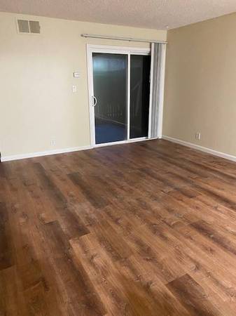 2BR/2BA Townhouse · Concord photo 3