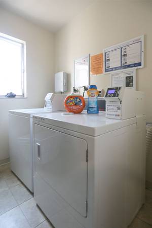 1BR/1BA Apartment · Oakland photo 3