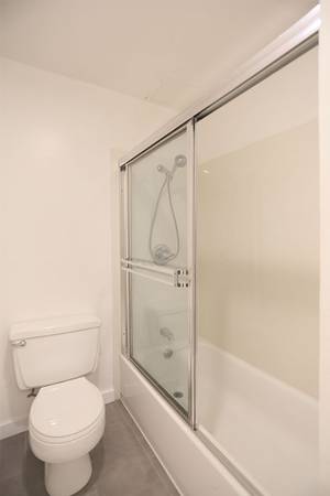 1BR/1BA Apartment · Oakland photo 4