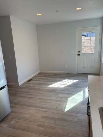 3BR/2BA Duplex · Freedom photo 3