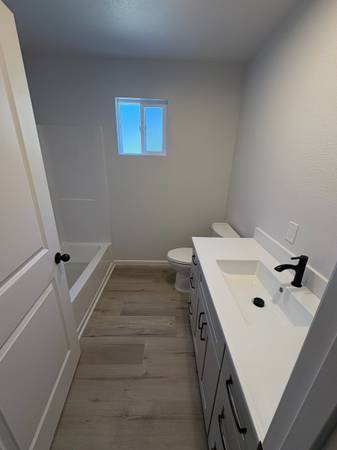 3BR/2BA Duplex · Freedom photo 2