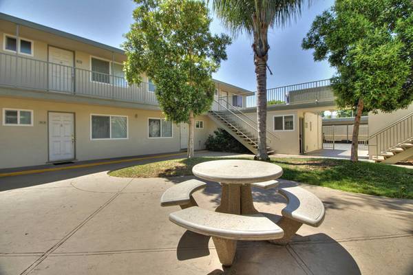 2045 Winfield photo 3
