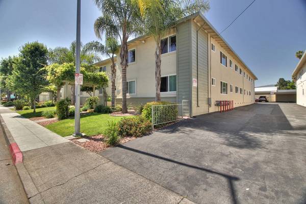 2045 Winfield photo 2