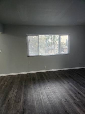 2BR/1BA Apartment · Oakland photo 3