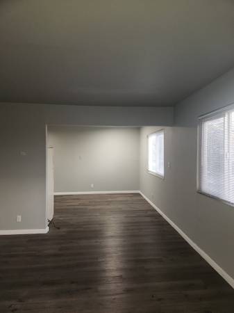 2BR/1BA Apartment · Oakland photo 4